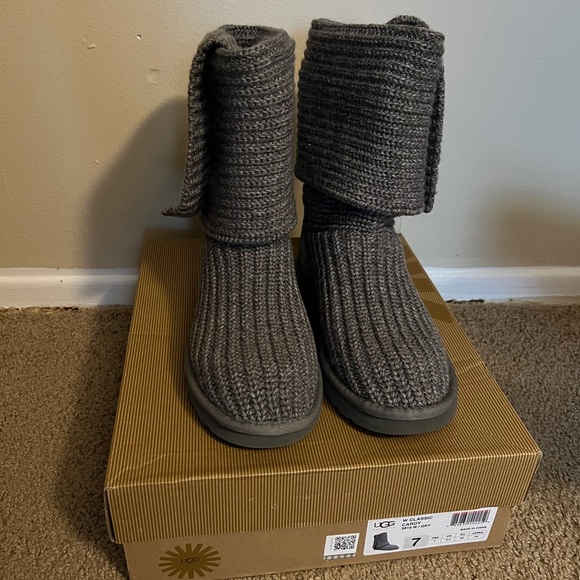 Womens Ugg Boots Size 7 Brand New With Box - Picture 2 of 4